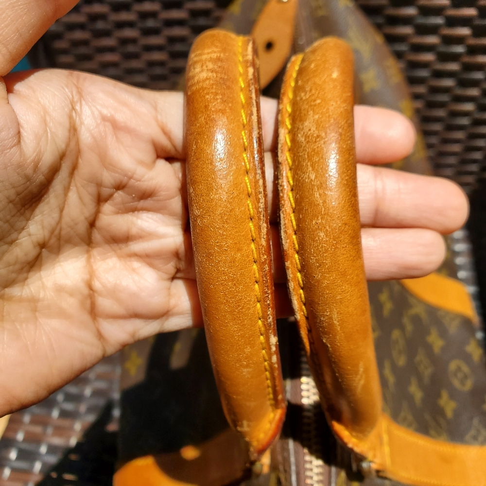Authentic Louis Vuitton Keepall 45 - Picture 6 of 16
